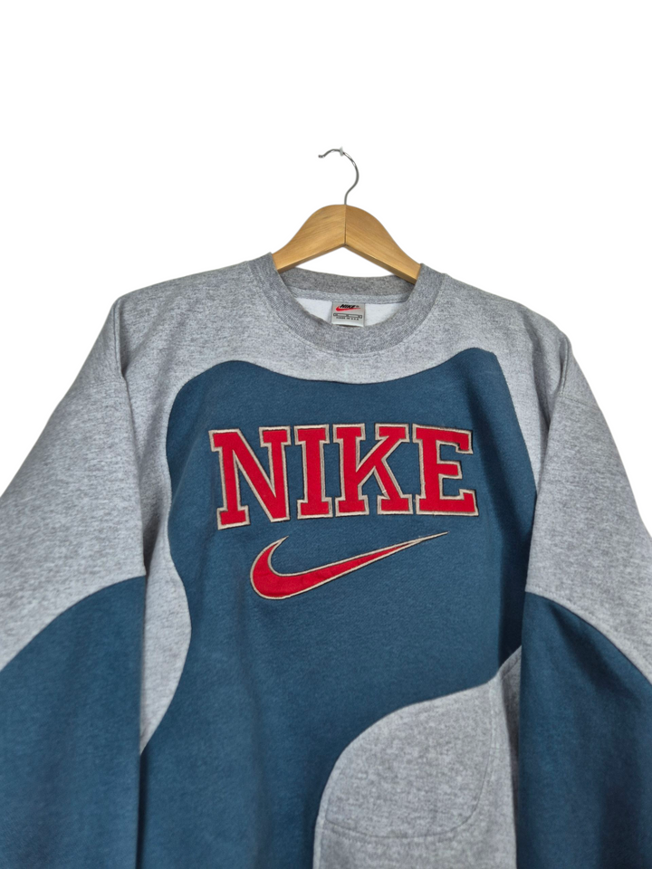 Nike spell out sweater maat M