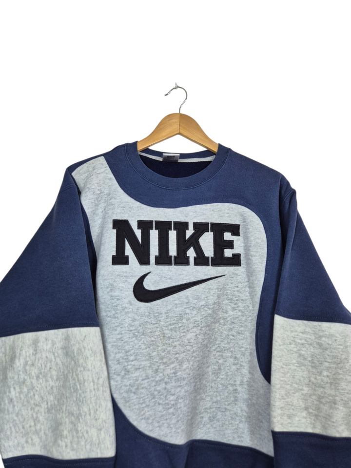 Nike 90s spell out sweater maat M