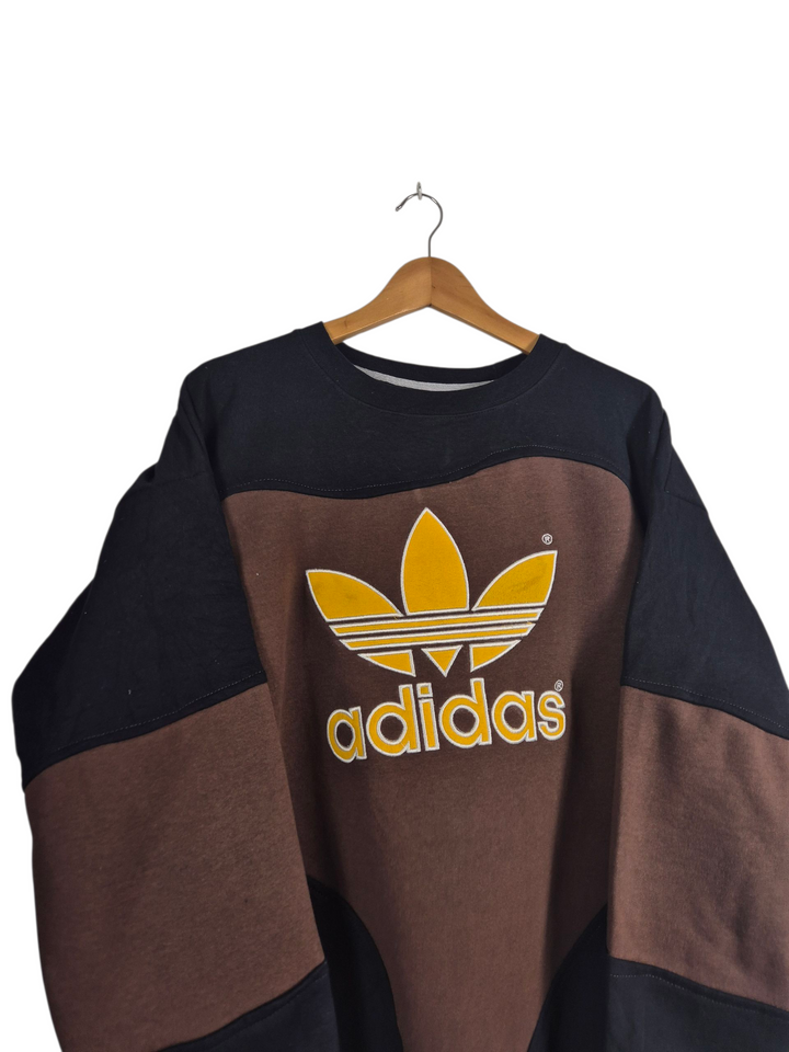 Adidas front logo sweater maat L