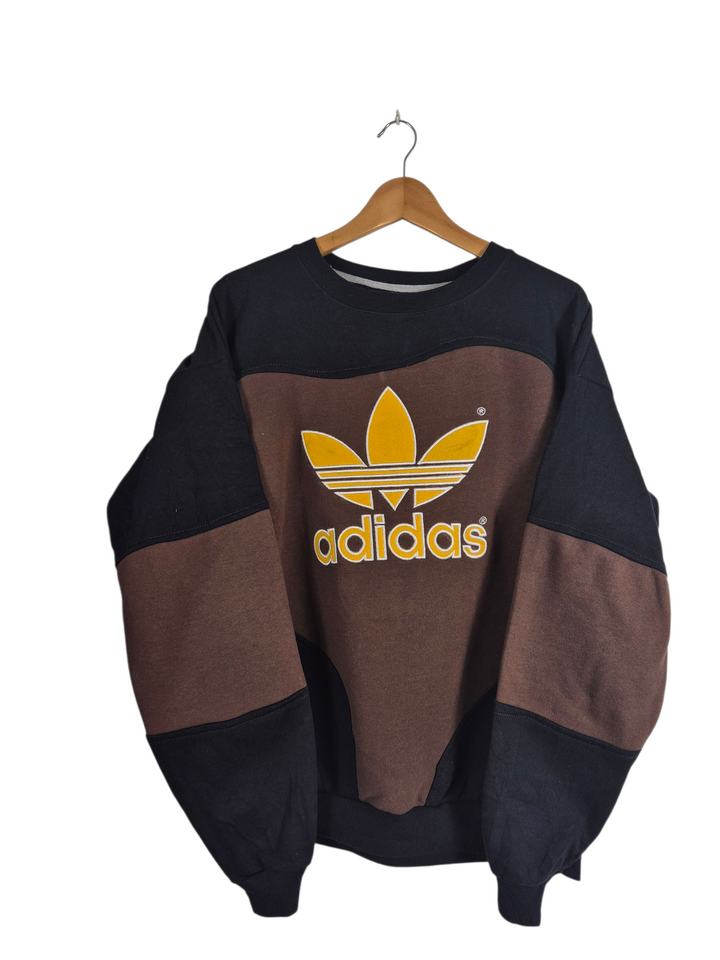 Adidas front logo sweater maat L