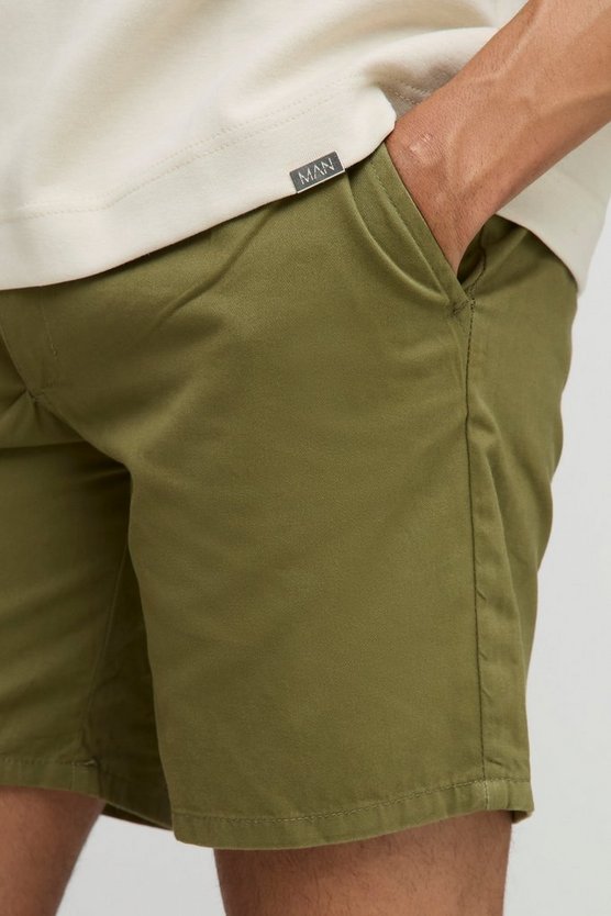 Relaxed Fit Chino Shorts in Khaki