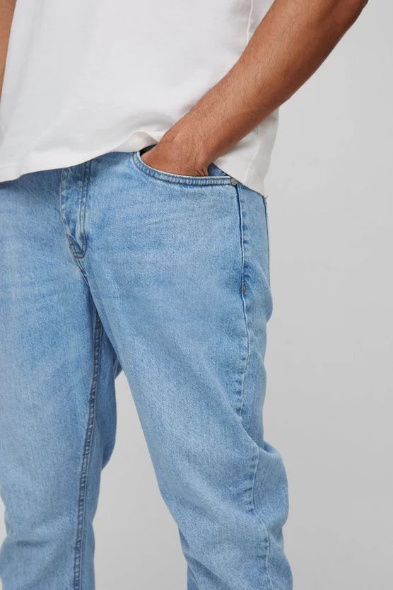 Tapered Fit Rigid Washed Jeans