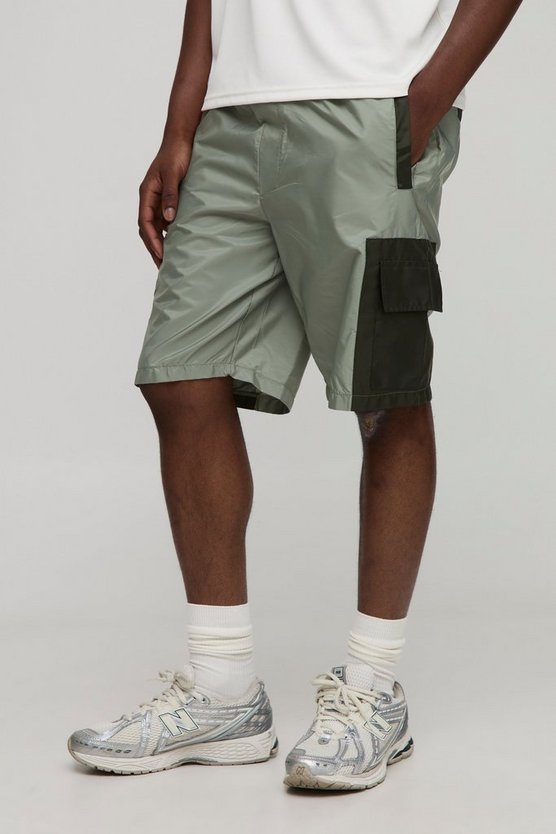 Elasticated Waist Relaxed Mid Length Nylon Cargo Shorts