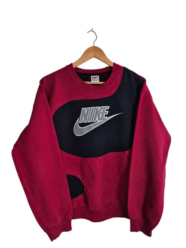 Nike logo sweater maat L