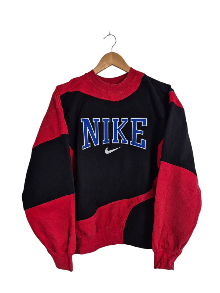 Nike spell out sweater maat M