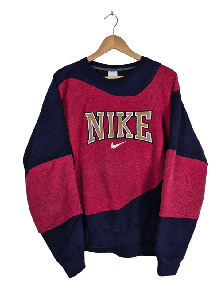 Nike 90s spell out sweater maat L