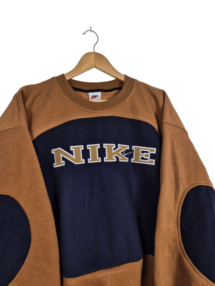 Nike 90s spell out sweater maat L
