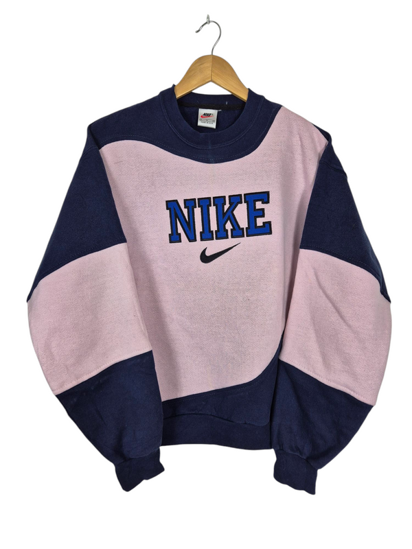 Nike 90s spell out sweater maat M