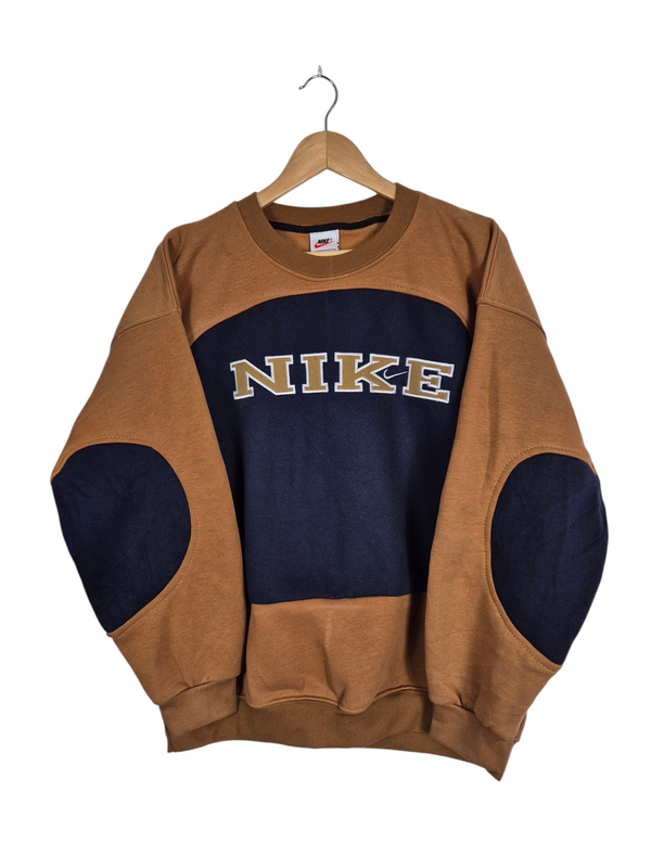 Nike 90s spell out sweater maat L